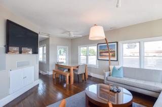 Renovated Oceanfront Penthouse - 4