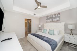 3180-305MN STOREY LAKE, CONDO 2/2 POOL VIEW - 3