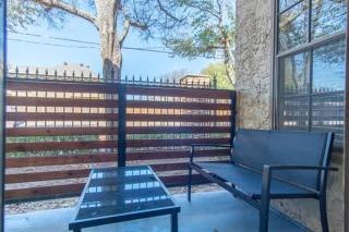 Boulevard Stays Serene 1BR King Suite with Pool Gym & Free Parking 01 - 1