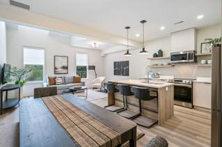 1 Bdrm Luxe Apartment in Niagara - 0