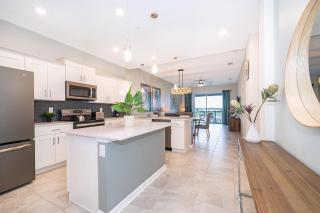 3131-403AR STOREY LAKE, CONDO 2/2 LAKE VIEW - 0