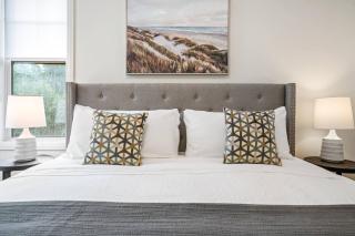 2 Bdrm Brand New Luxe Niagara Apt - up to 6ppl - 1