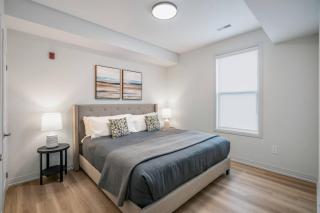 2 Bdrm New Stylish Apt for up to 6 ppl in Niagara - 9