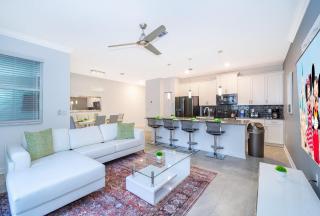 2982DC TOWNHOUSE 4 BEDROOMS & 3 BATHROOMS + POOL - 2