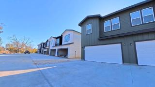 Luxury 3BR Townhome in DFW - Brand New & Fully Furnished - 2