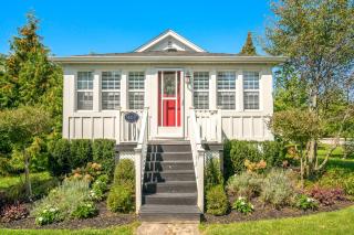 Walk to Old Town | Cottage 3 ppl Top 10% | Parking - 7