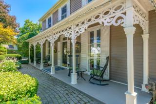 Hot Tub | Mini Putt | Historic Old Town | 2 Guests - 1