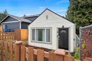 Charming 1-bedroom house in Seattle with AC - 9