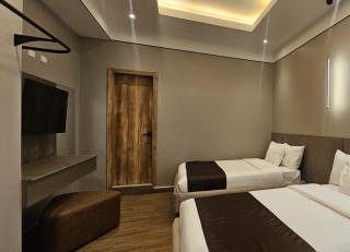 Hotel Plaza San Sebastian - 1