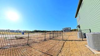 Spacious New 3BR Townhome Near DFW - Sleeps 6 - 3