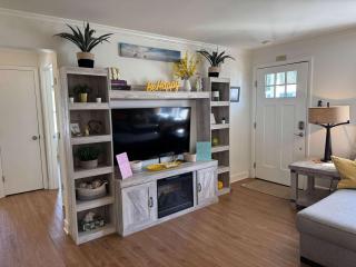 BR with Private Pool Near Downtown & Beach - 6