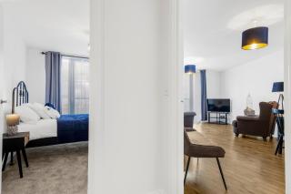 Luxury 2Bed Spacious Apartment- City Centre- Free Parking - 7