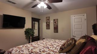 Spacious 4BR 3Baths Near Airport and La Plaza Mall - 7