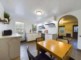 Family Getaway Near Yosemite - Downtown Mariposa - 3