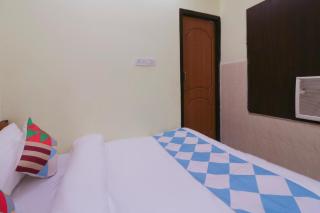 Hotel O Home Cozy Studio Collage Square Hotel Maya International Near St. Thomas's Church - 7