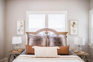 Owen Bungalow II - OKC Paseo - HOT TUB & Fire Pit - 3