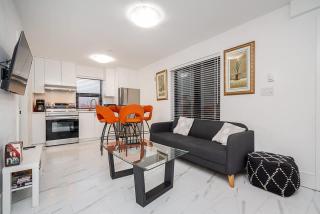 Vancouver 2Bed 2 Bath Laneway Steps to SkyTrain - 6