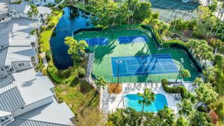 Bayside Escape - 1345 - 9