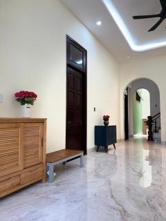 Cozy Home for Family, Friends & Work Trips - 0