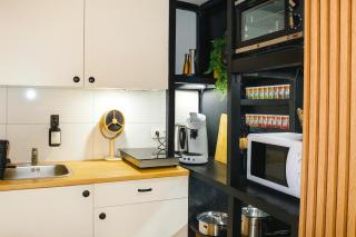 Lunaria Living I Studio I Ambilight 55 Zoll TV I Retro-Konsole I Parkplatz I Zentral I HBF-nah & VW-Tor 17 - 2