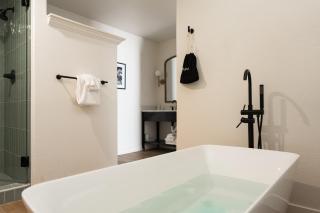 Bodega Coast Inn and Suites - 2