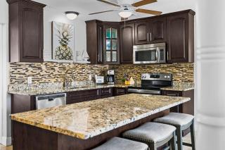 Private 5BR Oasis with Pool Near Clearwater Beach - 9