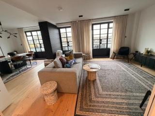 Two Bedroom Flat in Kensington - 8