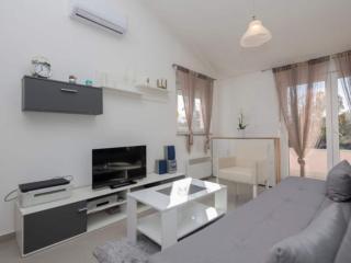 Four Bedroom Villa With Terrace and Swimming pool - 9