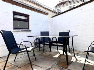 16th Century Cottage in the heart of Mullion - 3