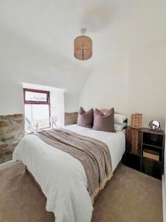 16th Century Cottage in the heart of Mullion - 2