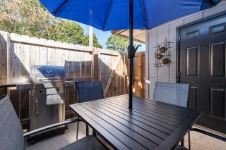 2BR, 5 Bed, Dogs OK, Private Patio, Fenced Yard, Near Beaches - 6