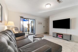 2BR, 5 Bed, Dogs OK, Private Patio, Fenced Yard, Near Beaches - 2