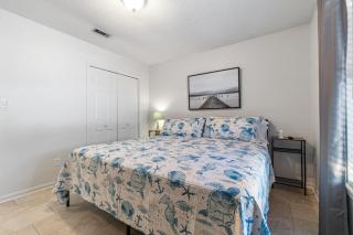 2BR, 5 Bed, Dogs OK, Private Patio, Fenced Yard, Near Beaches - 3