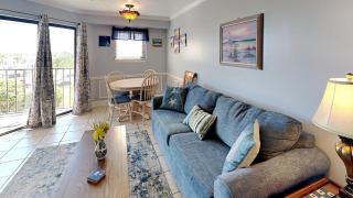 Renaissance Tower 0214 - 9