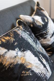 Stylish, Spacious 1 Bedroom Apartment, central - 1