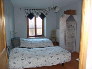 Maison de Caractère 14ème Siècle, 6 Pers., Grand Jardin & Cheminée, Près de Nancy et Verdun - FR-1-585-46 - 1