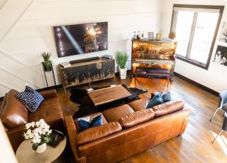 Two Lavish Gulch Homes - Mins to Broadway - 4