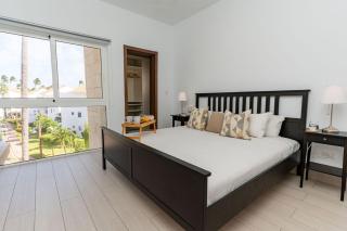 NEW UNIT WITH BEACH AND POOL ACCESS - N B301 - 8