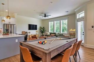 Skyline Views | Rooftop Deck | 5 Minutes Downtown - 0