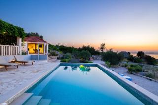 Family friendly house with a swimming pool Supetar, Brac - 15280 - Mirce - 2