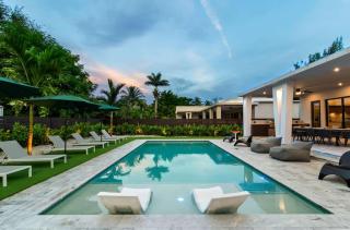 Miami Ultra Villa w Pool Movie Theater Pickle Ball - 5