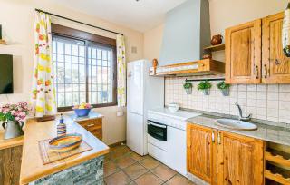 Amazing Home In Villanueva Del Rey - 4