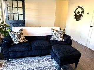 Ranch-3 Bedroom-Pet & Kid-Fenced -EV Charging-King Bed - 1