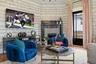 Southern Elegance-Private Hot Tub-Walk to 12 S - 2