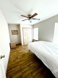 Close to hobby - top floor - minimalist quiet duplex - 2