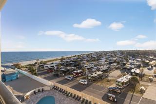 Renaissance Tower 0508 - 0