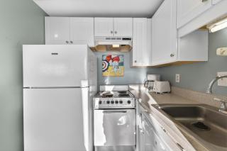 Renaissance Tower 0508 - 7