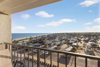 Renaissance Tower 0508 - 4