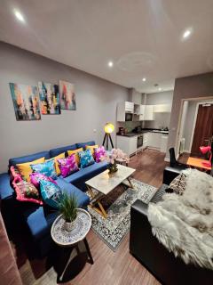 The Skyline - London Heathrow Apartment Fully Equipped - Prime Location - 2