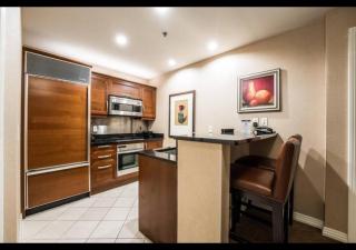 Las Vegas Strip Views! 2BR Suite at Signature MGM - 7